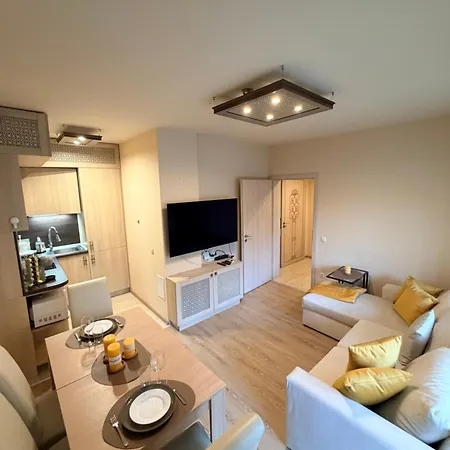 Stylish Park View In Complex Argisht *