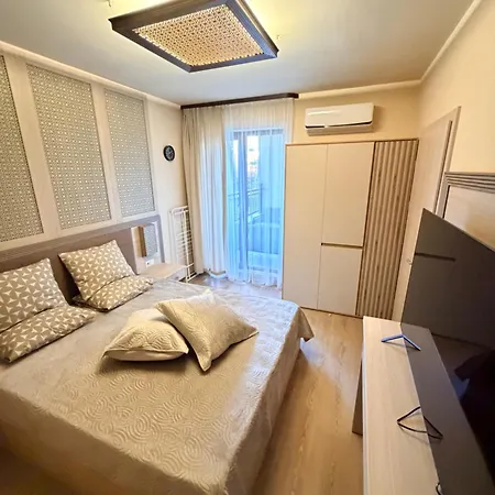 Apartment Stylish Park View In Complex Argisht *